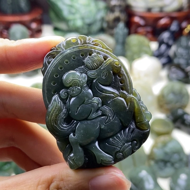 和田玉未镶嵌颈饰