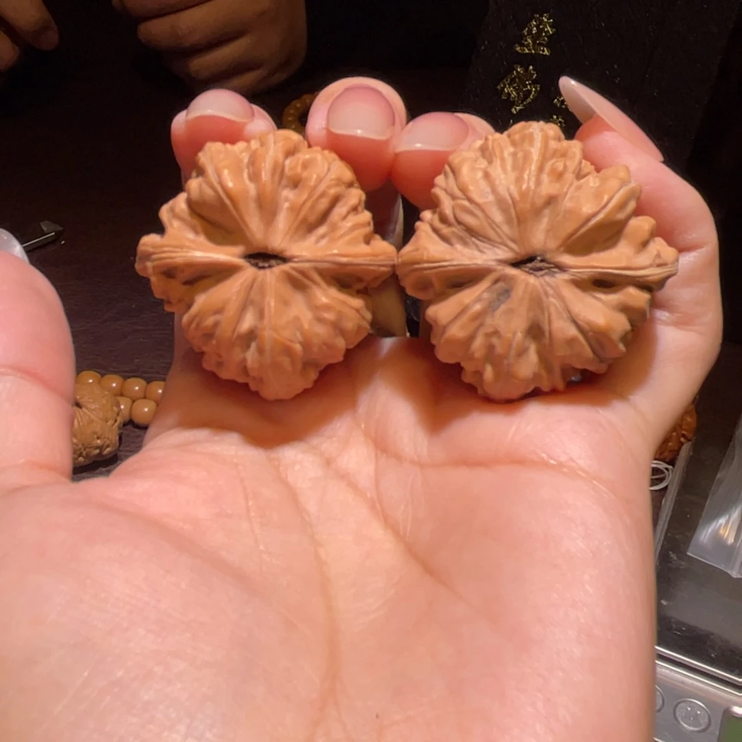 文玩核桃把件要***肉36赤龙鸡心