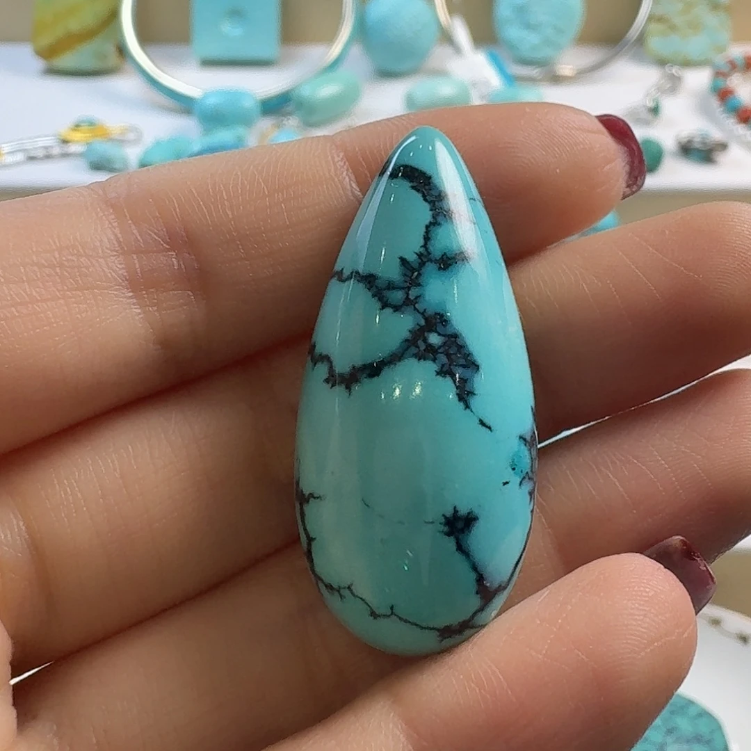 绿松石未镶嵌颈饰