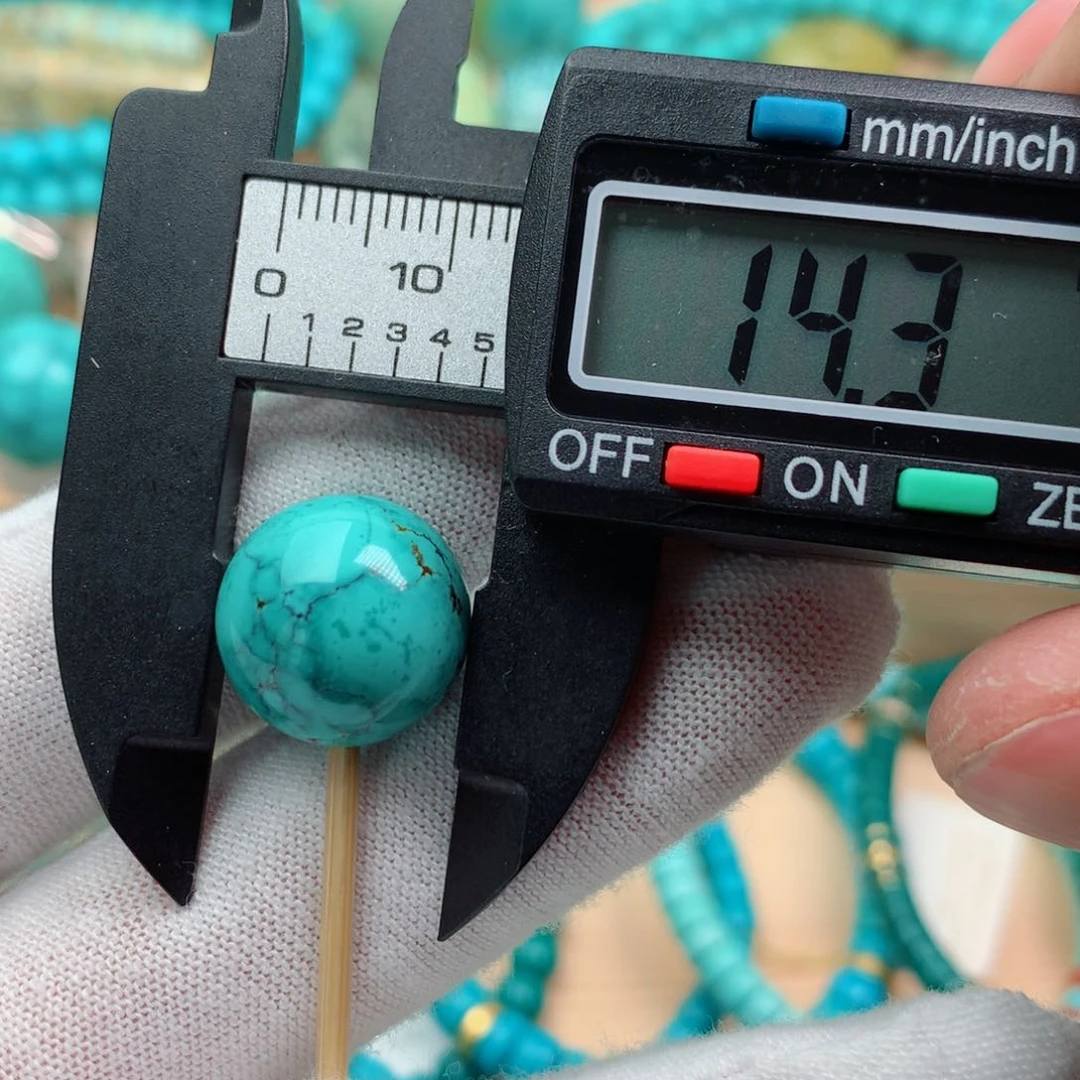 绿松石颈饰未镶嵌