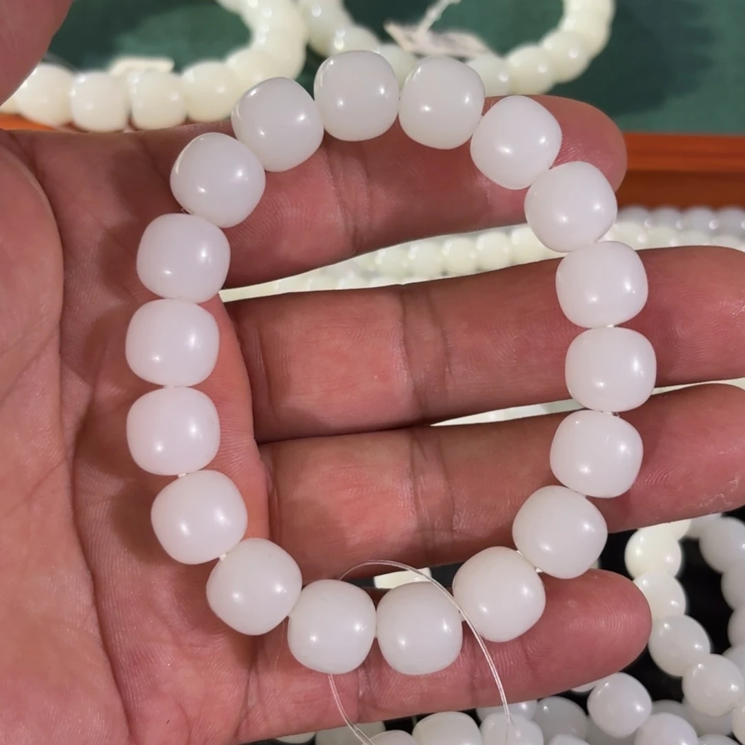 手串未镶嵌和田玉观**舒