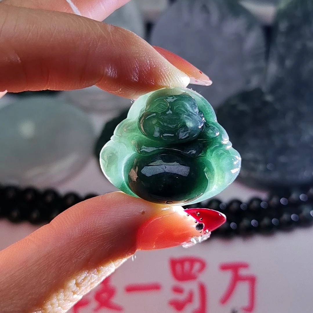 翡翠颈饰未镶嵌天然的A货翡翠多样性发货