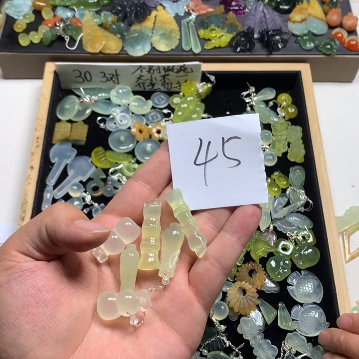 凡***妈蛇纹石玉合金耳钉