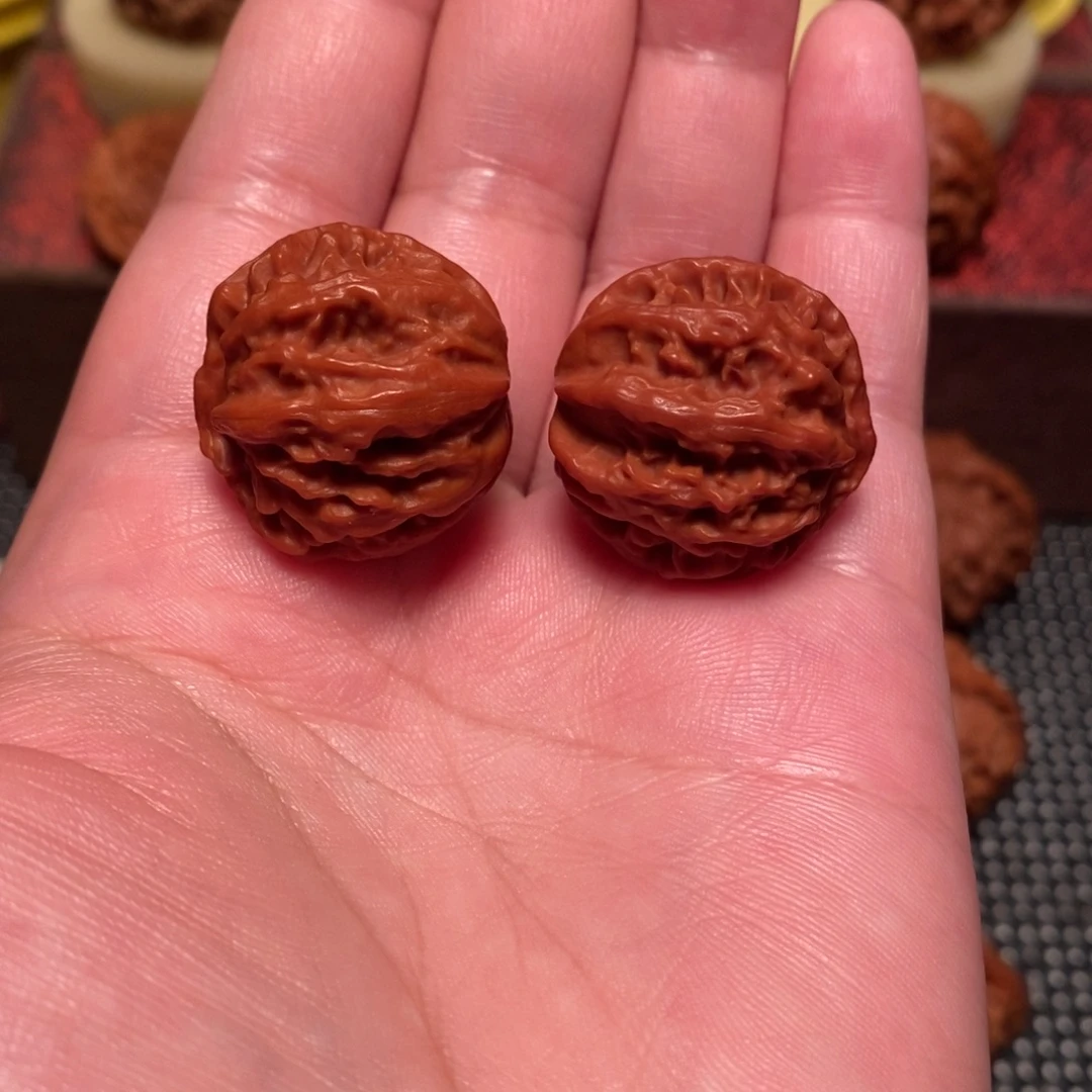 俊***文玩核桃吊坠小手捻