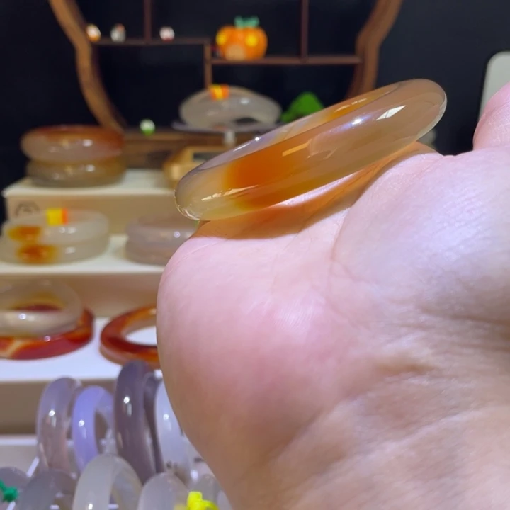 玛瑙/玉髓手镯未镶嵌