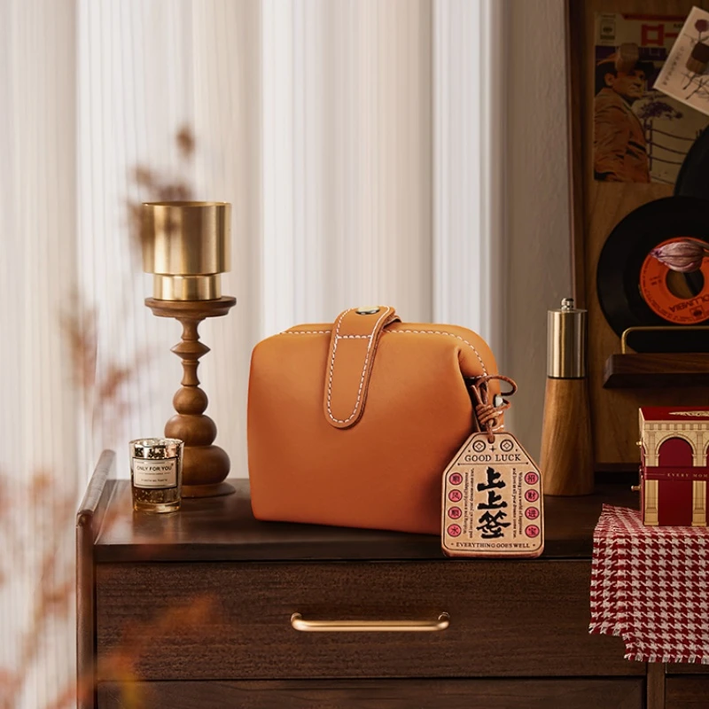 「软糯小面包」预售·2025新款真皮植鞣牛皮复古便携收纳包小方包