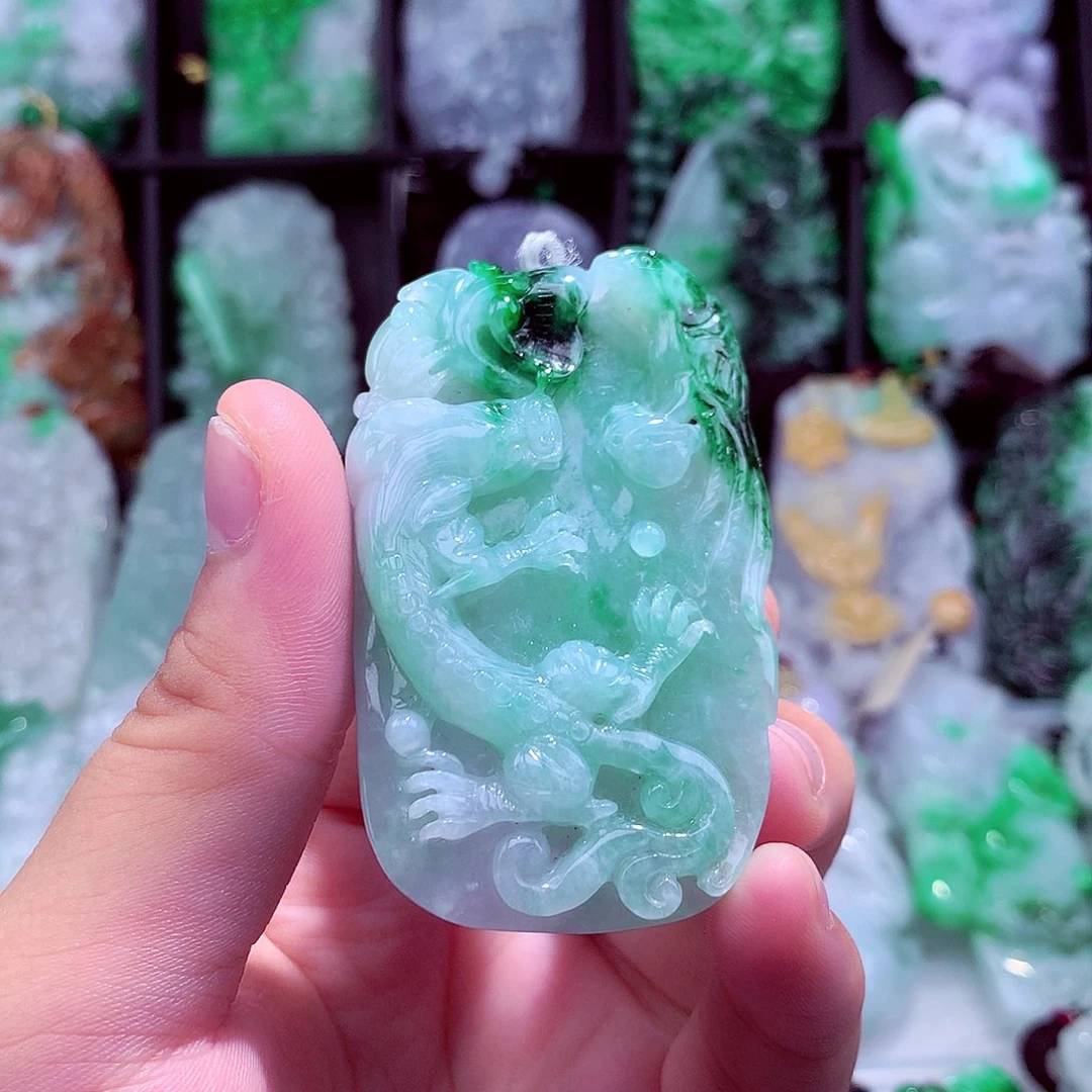 翡翠未镶嵌颈饰挂件