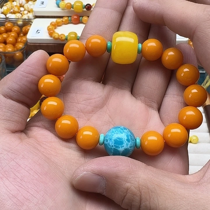 行***义无非金属老蜜色素串搭配一条