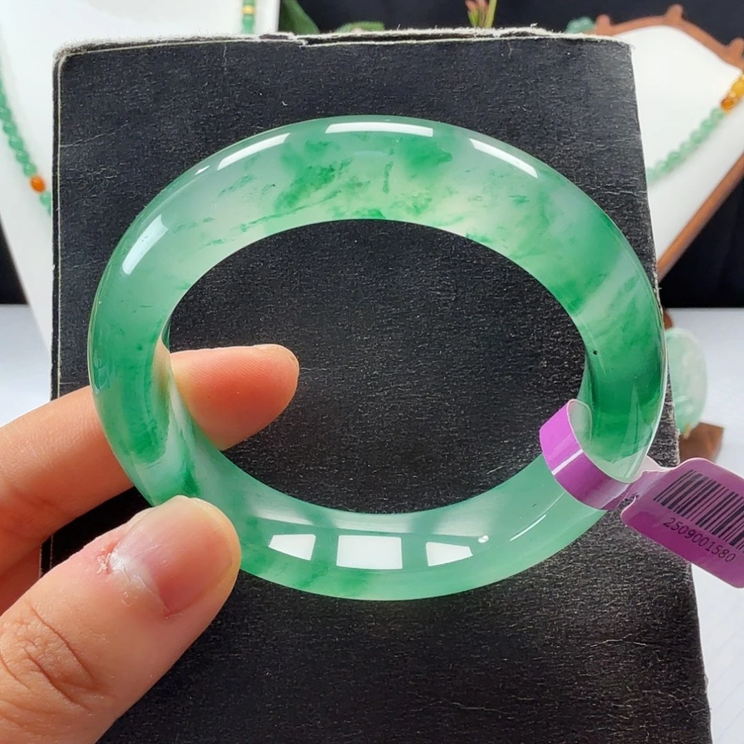 石英质玉（非洲翠）未镶嵌手镯