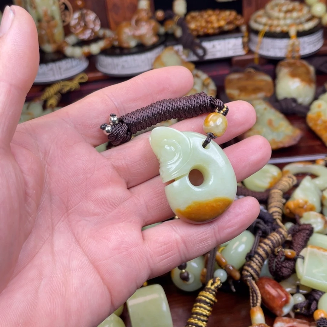 岫岩河磨玉（透闪石质玉）未镶嵌吊坠(不含链)