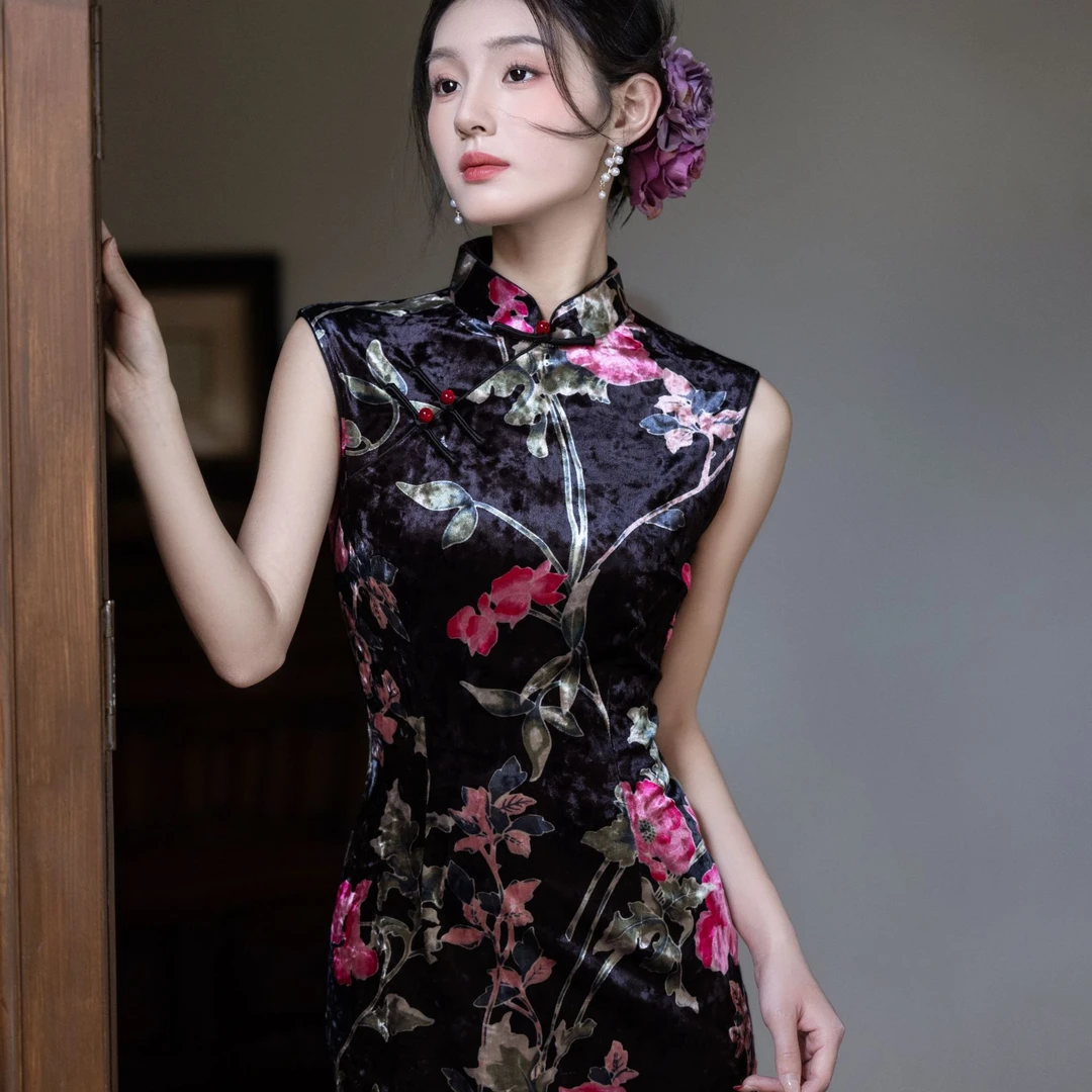 无袖长款改良旗袍新款2025年轻款女丝绒印花复古修身显瘦气质高端