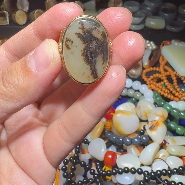 和田玉未镶嵌戒指