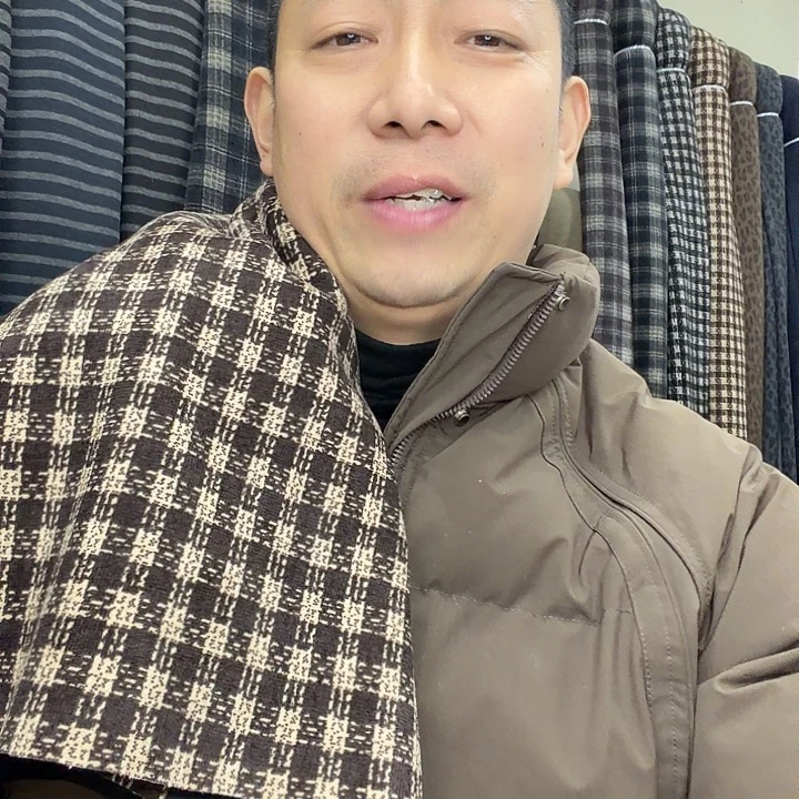 无纺布小香风咖色格加绒1米