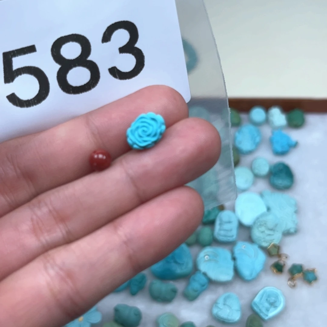 南红玛瑙未镶嵌珠宝奇石