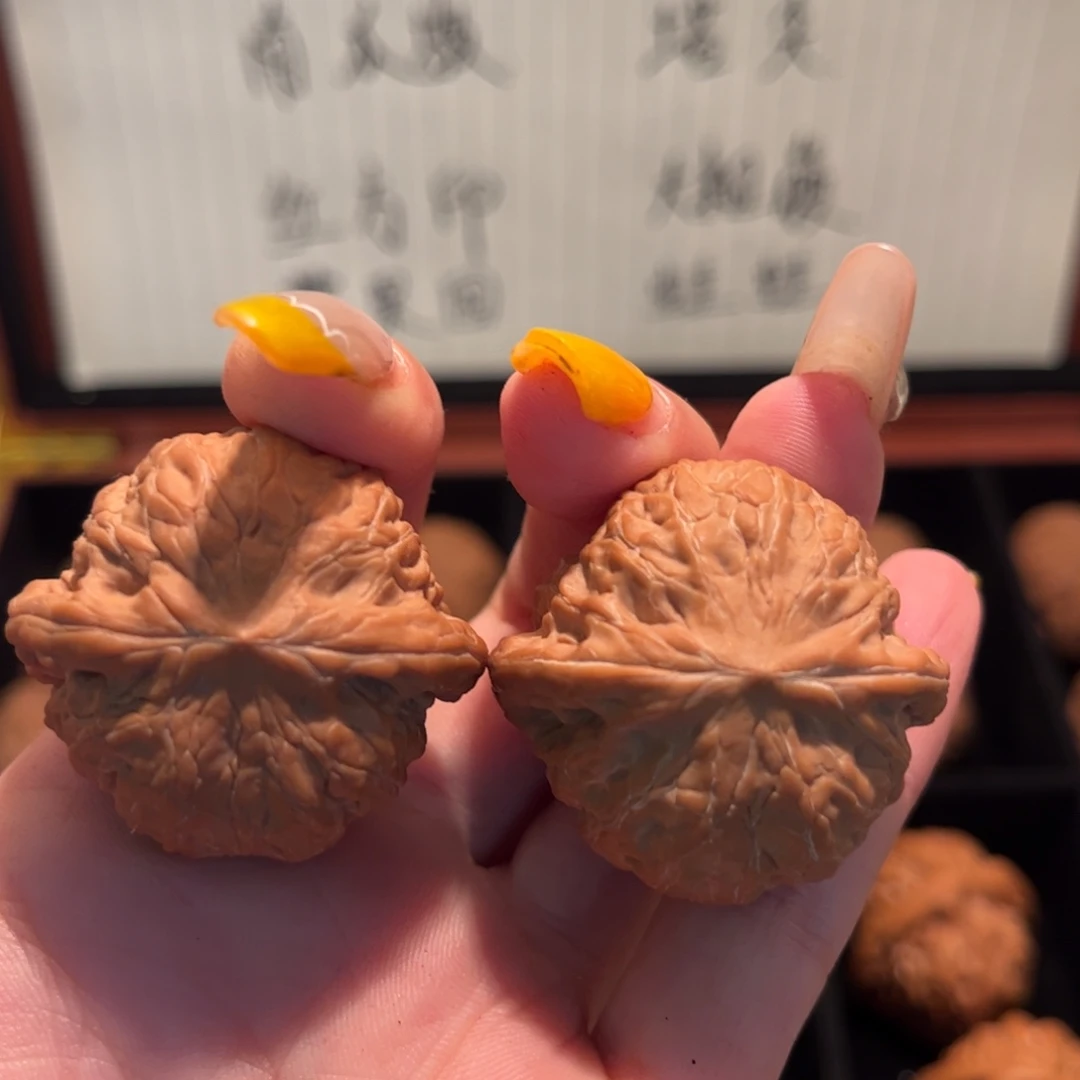 自***✰把件桃核铁锤妹妹