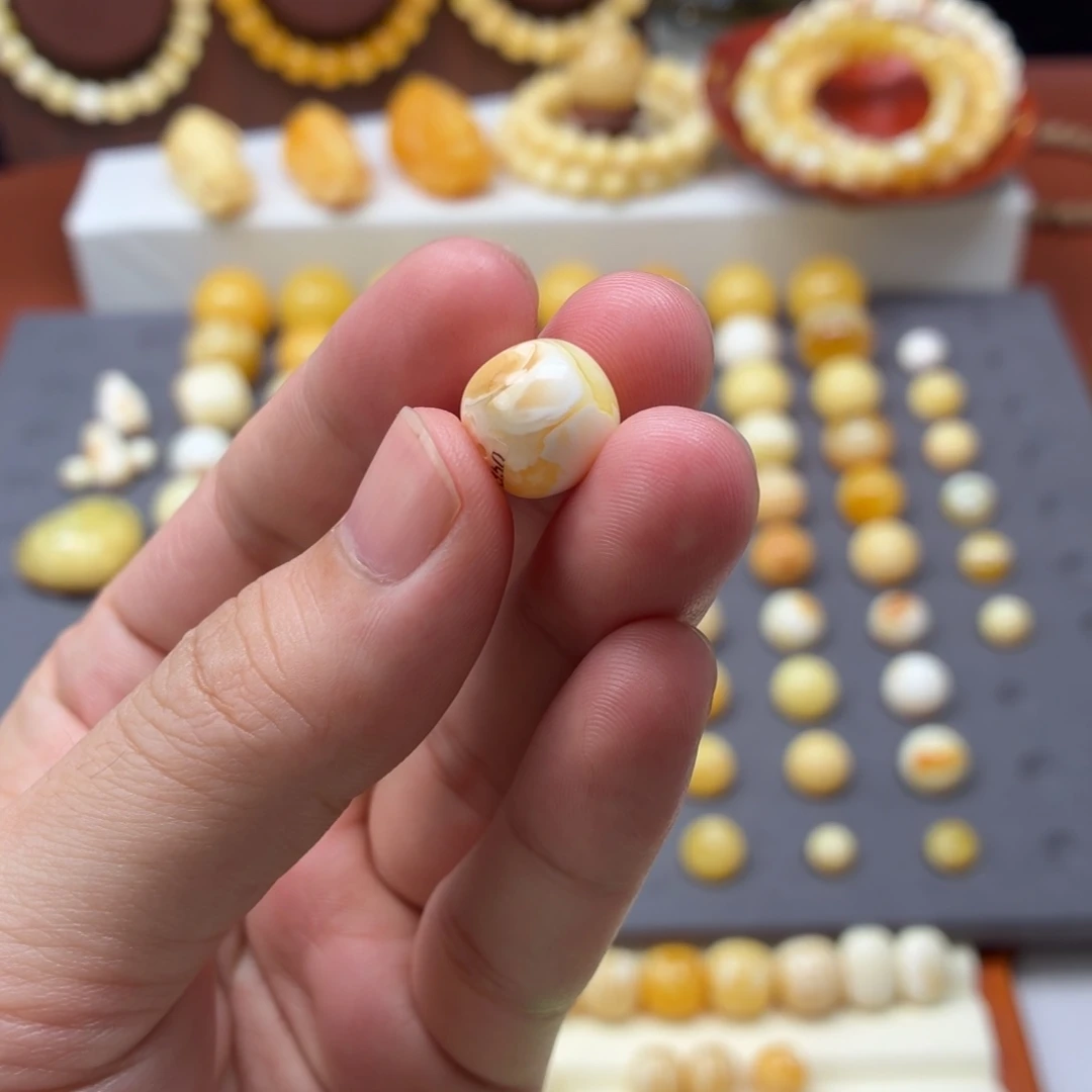 成***）琥珀未镶嵌裸石12+