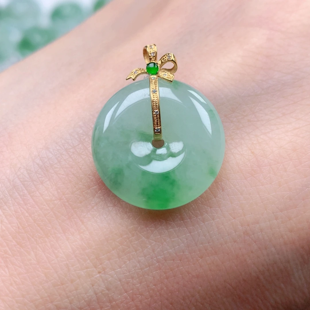 翡翠吊坠(不含链)18K金镶嵌