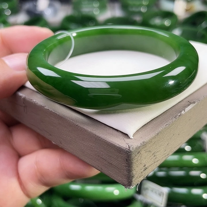 未镶嵌手镯和田玉（碧玉）