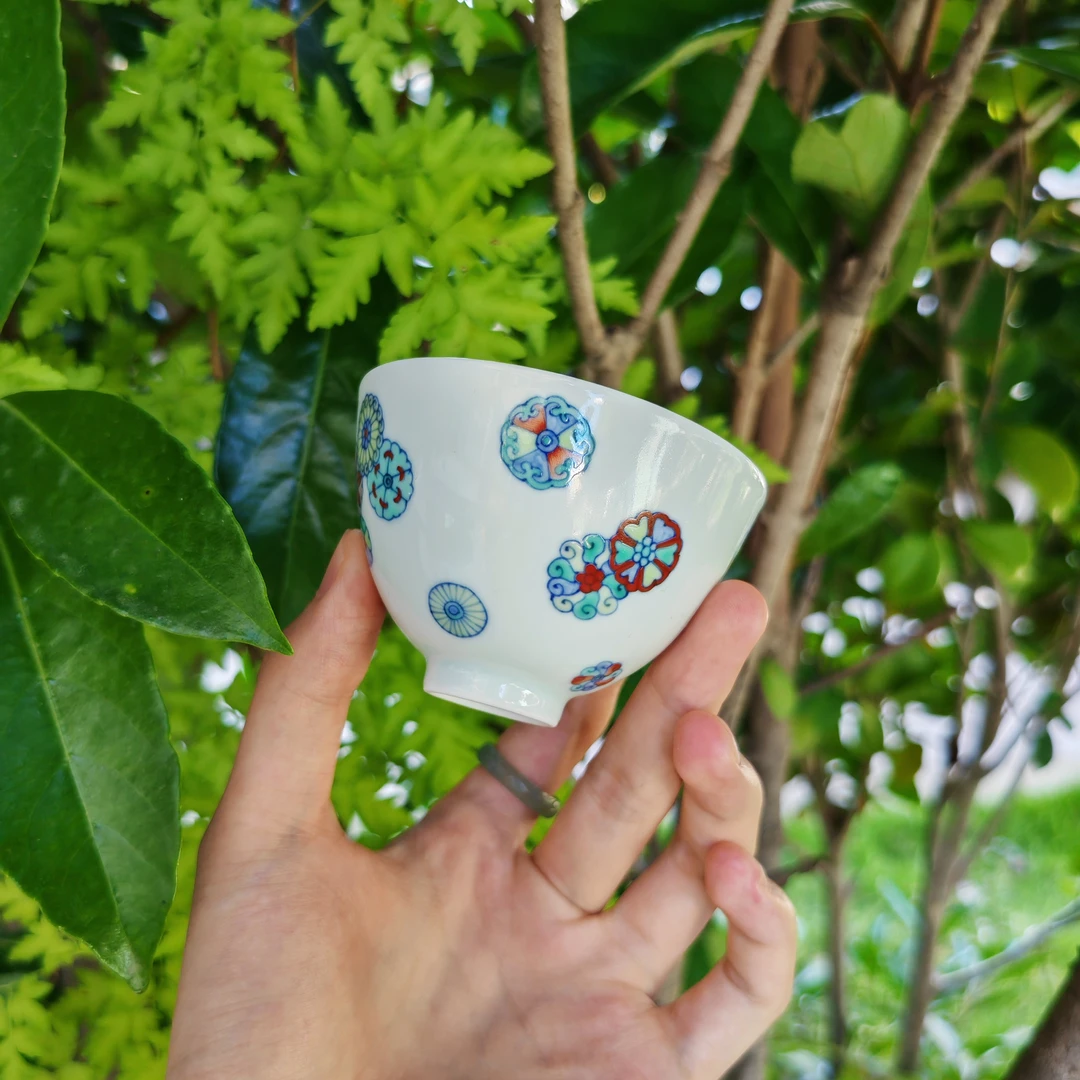 明逸堂手绘陶瓷景德镇纯手工斗彩皮球花纹茶杯家用主人杯鸡心杯