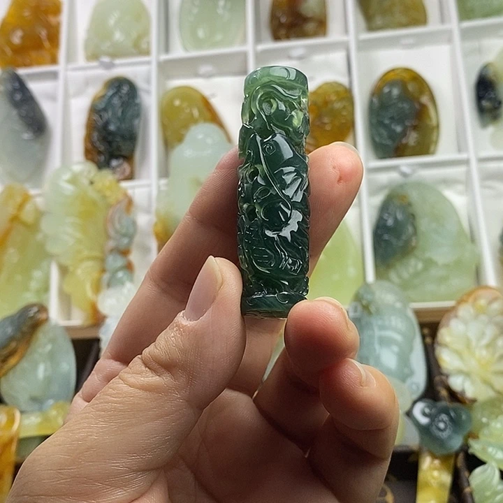 蛇纹石玉未镶嵌颈饰