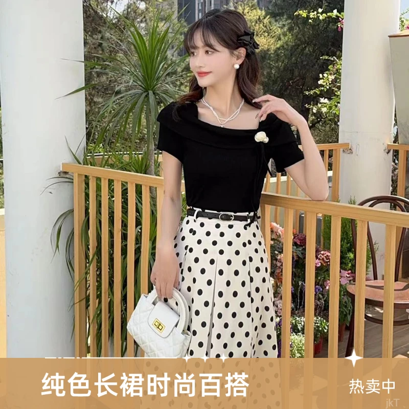 Opeodly常规短袖轻职风高腰圆领连衣裙黑色休闲洋气纯色减龄泡泡