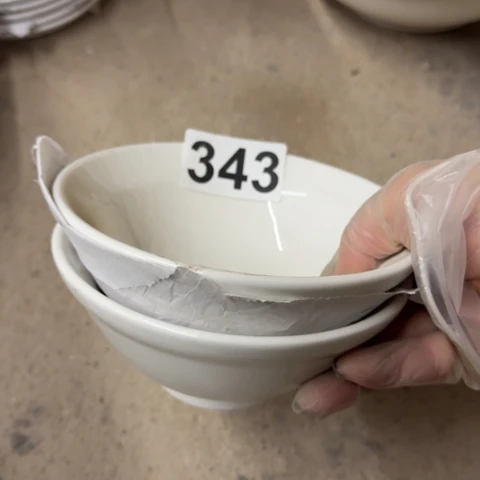 泥塑碗两只微瑕品