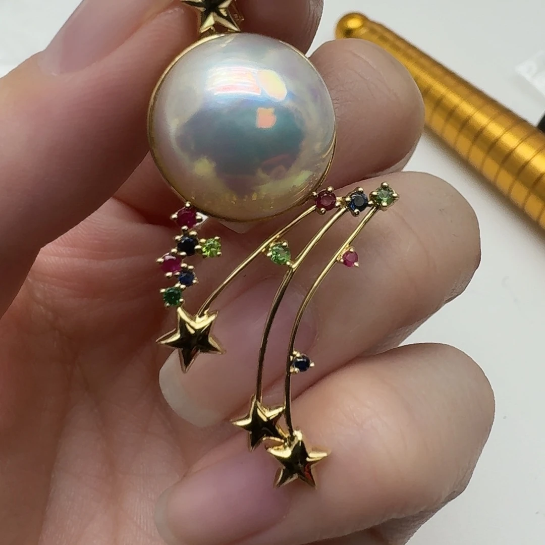 拼合珍珠（马贝珠）18K金镶嵌颈饰