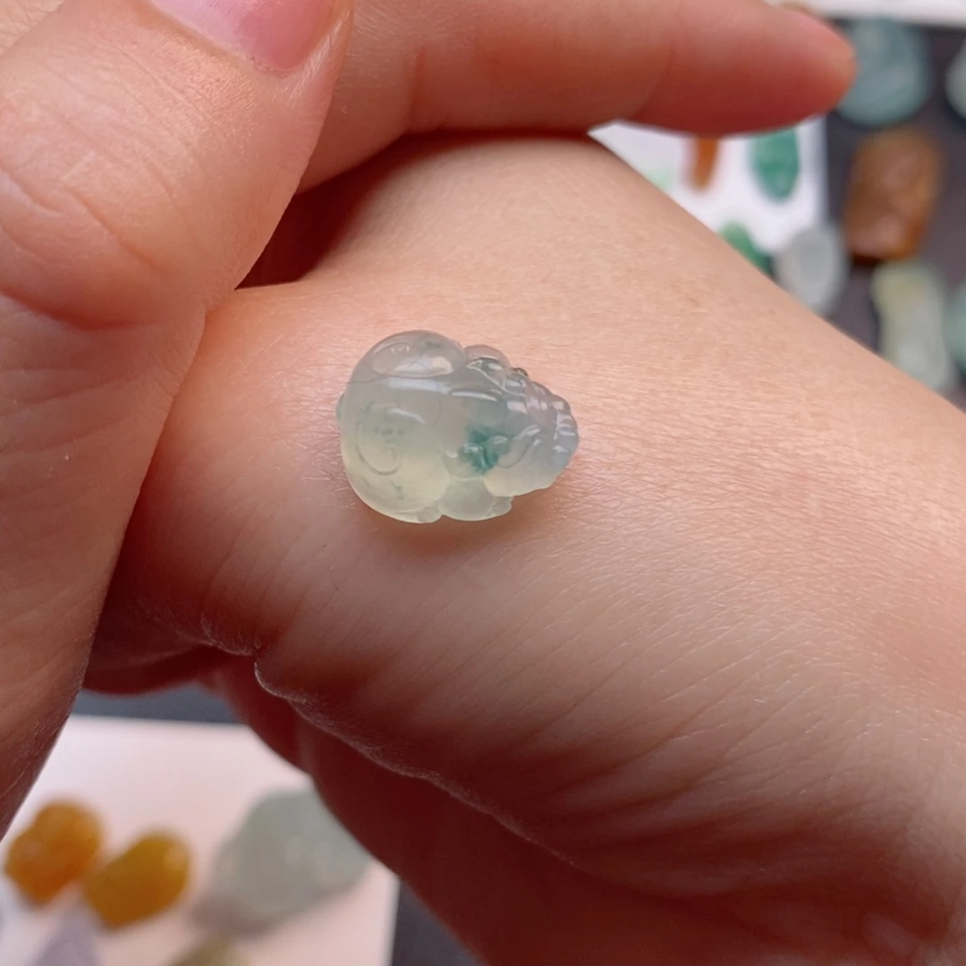 定制翡翠未镶嵌貔貅