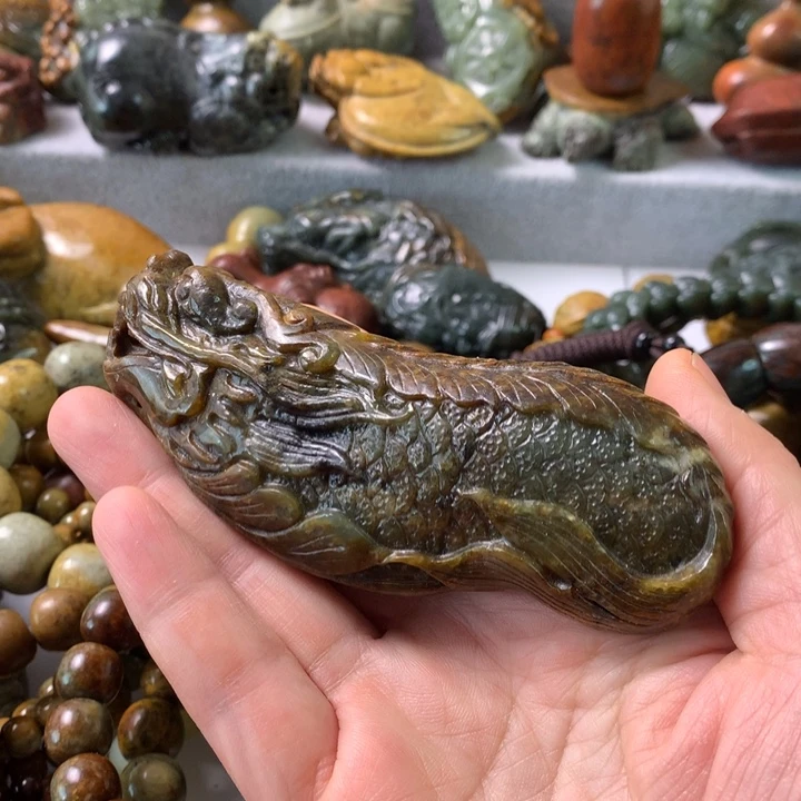 未镶嵌岫岩河磨玉（透闪石质玉）把件