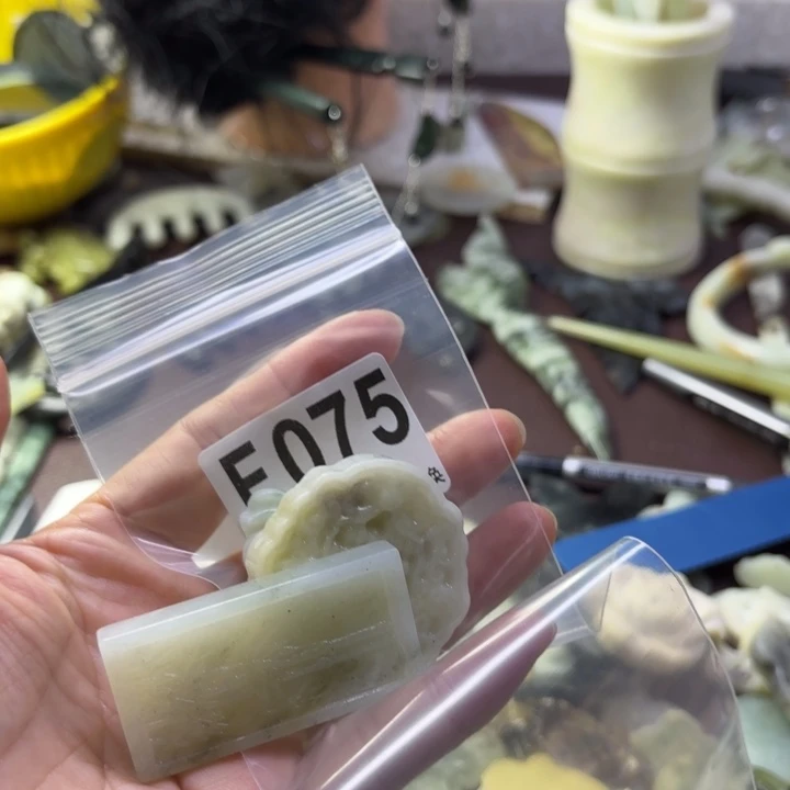 蛇纹石玉发饰合金?*绯