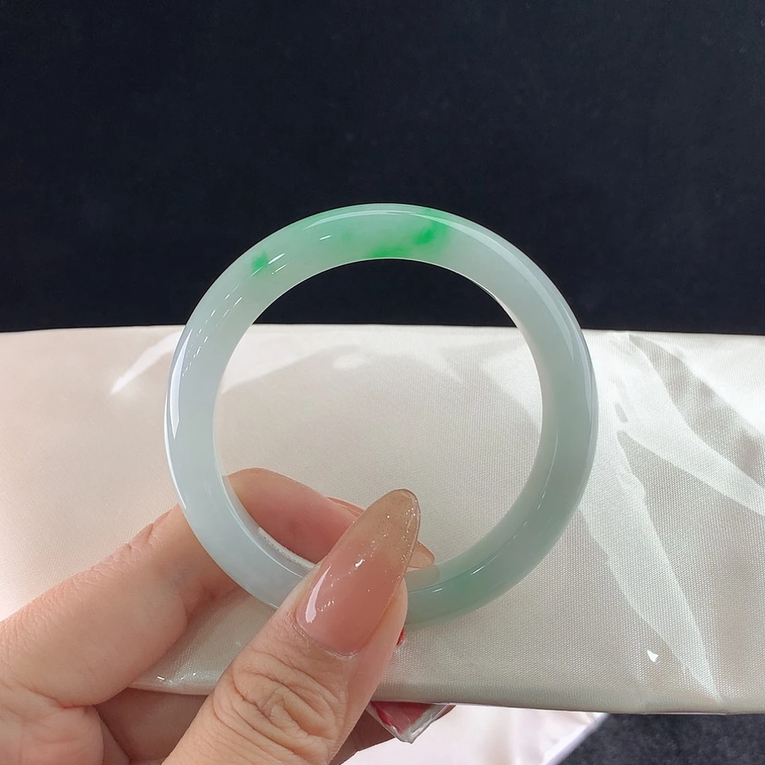 翡翠未镶嵌手镯正53