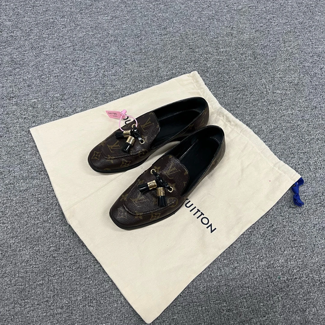 99新 AMIPARIS 路易威登  lv老花满印logo乐福鞋 37.5