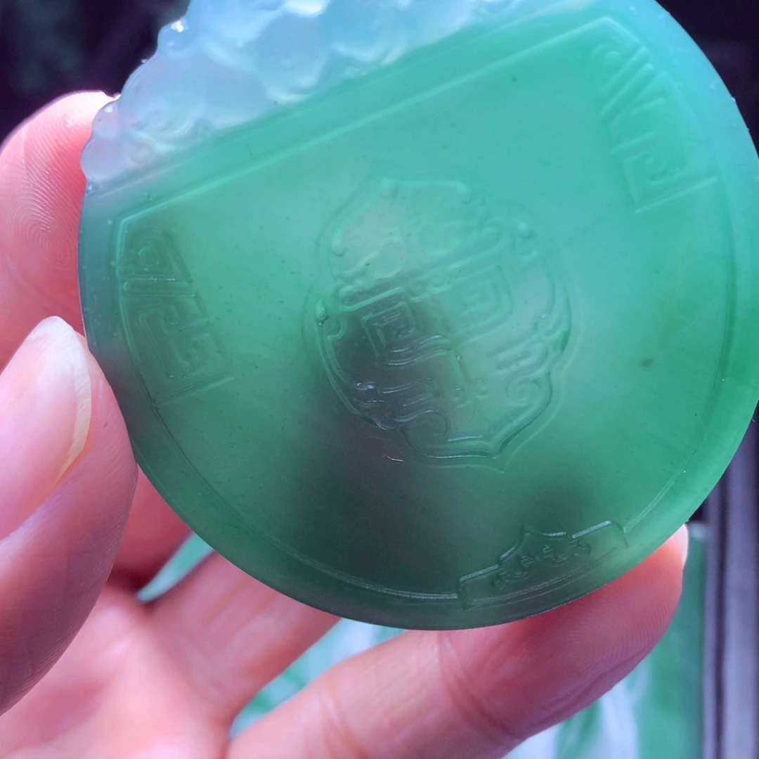 预****定制翡翠未镶嵌天然翡翠A货毛货挂件