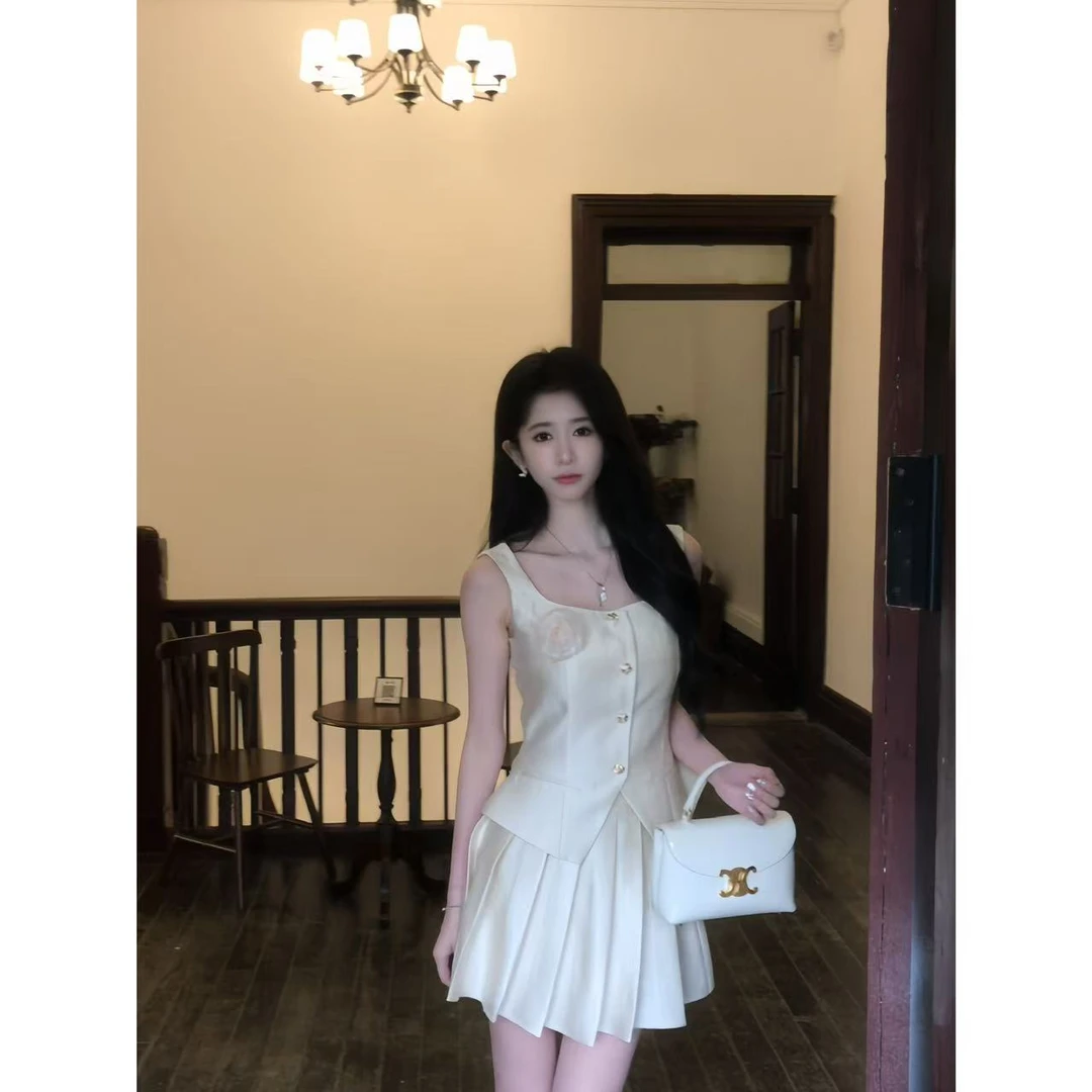 文文【杏语晨光】少女气质方领百搭马甲百褶半裙套装WW9588