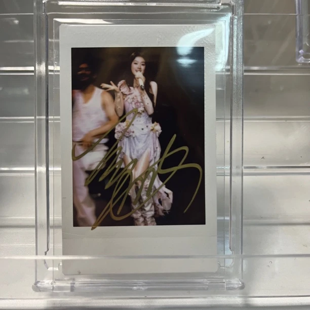 P0977【单依纯】正品拍立得照片 白边