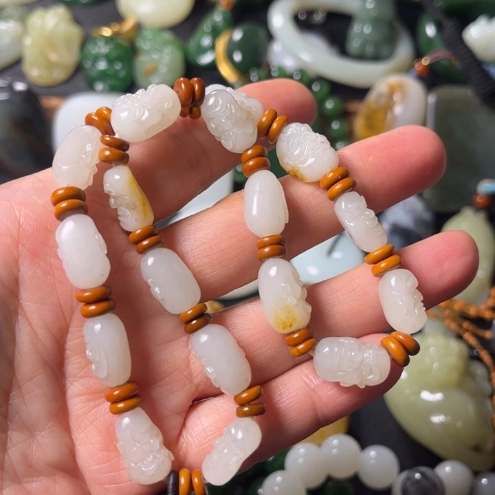 和田玉未镶嵌手串