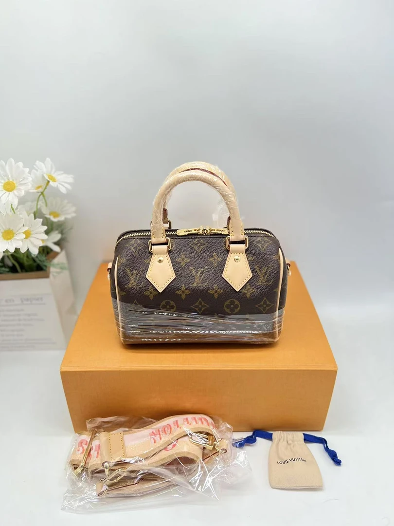 全新未使用 LouisVuitton/路易威登 speedy20老花肩带款/芯片