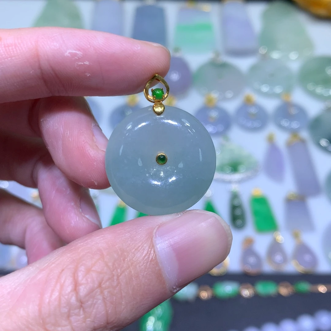 翡翠吊坠(不含链)18K金镶嵌