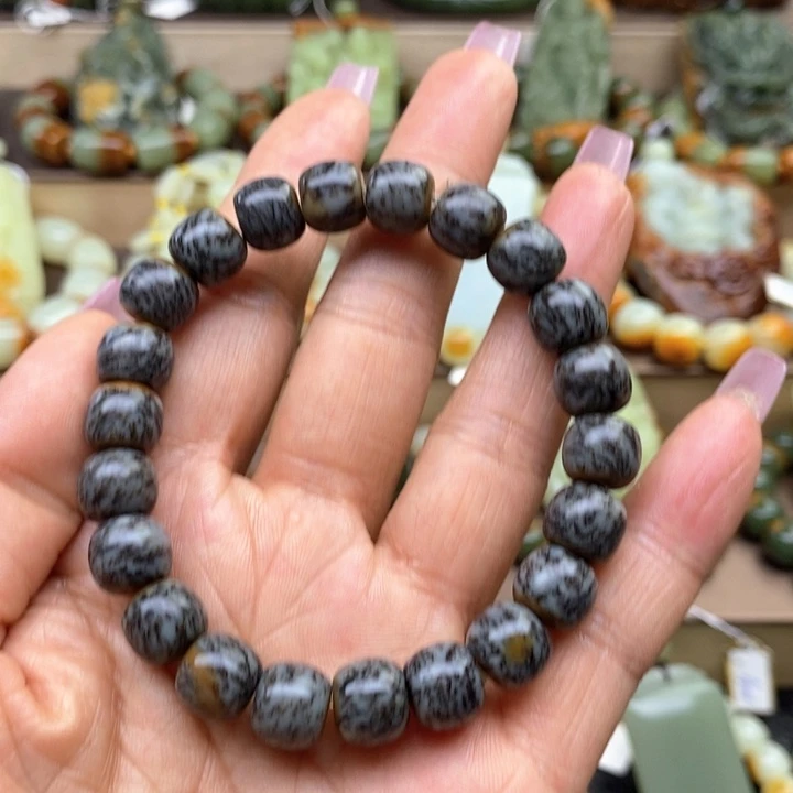 手串未镶嵌透闪石质玉?****爱