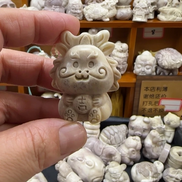 非金属配饰鹿角雕刻龙宝