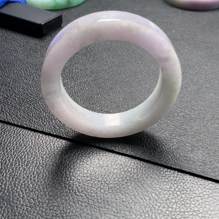 定制翡翠未镶嵌手镯