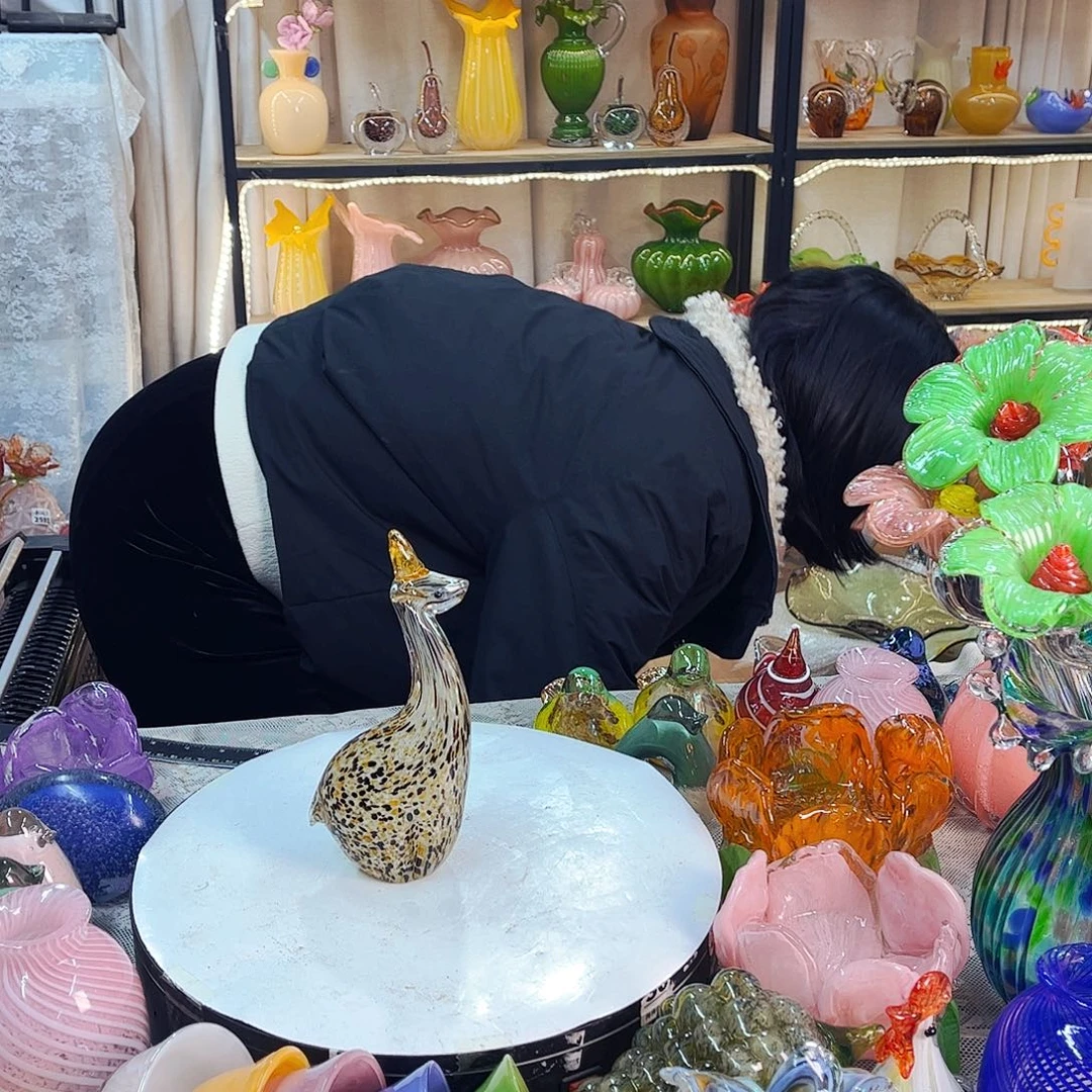 家悦琉璃花瓶摆件