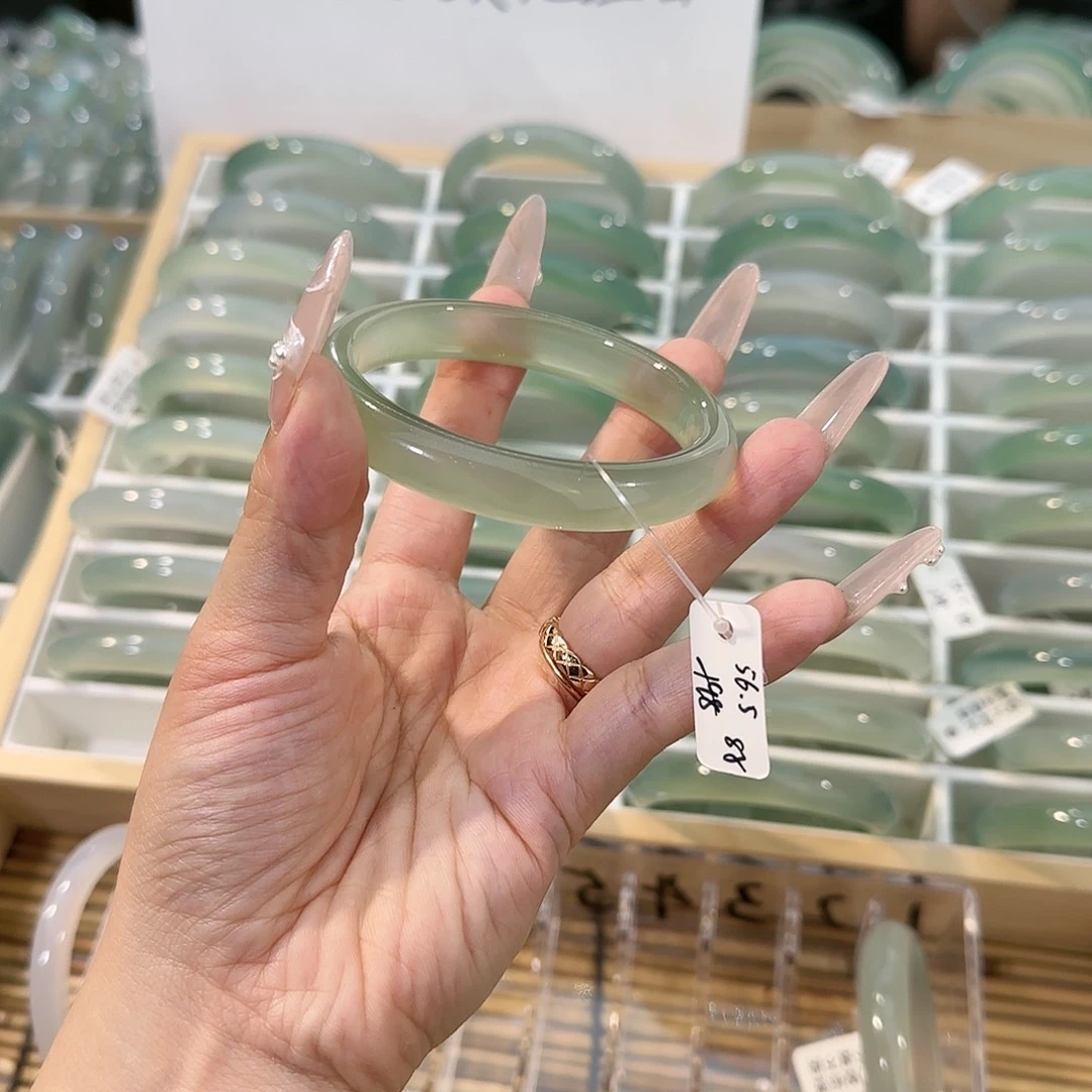 手镯玛瑙/玉髓未镶嵌圈口56.5
