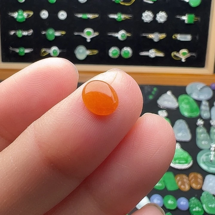 翡翠未镶嵌颈饰蛋7.4