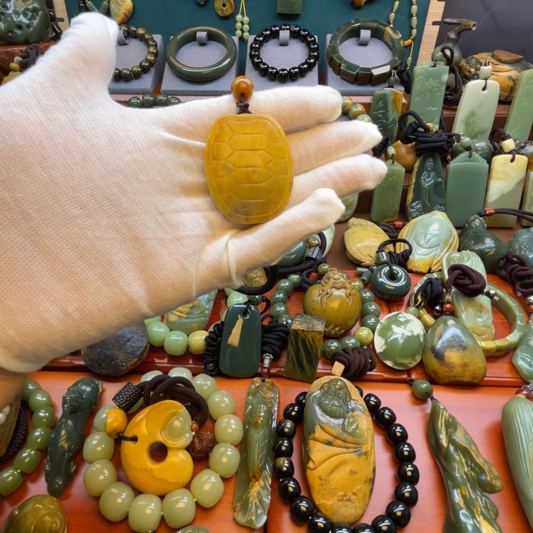 岫岩河磨玉（透闪石质玉）未镶嵌颈饰