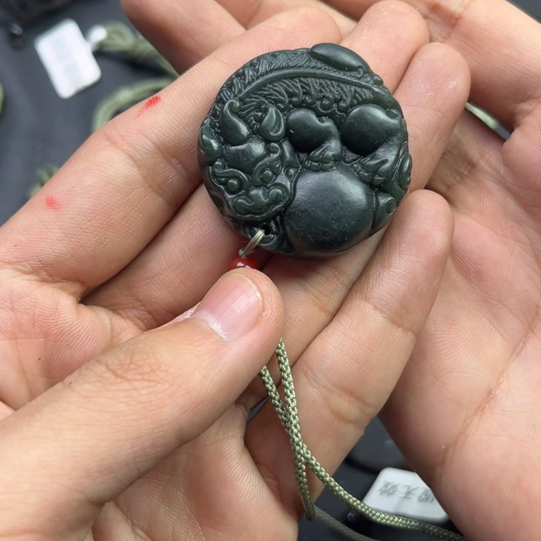 和田玉颈饰未镶嵌多样性新疆黑油青手工貔貅