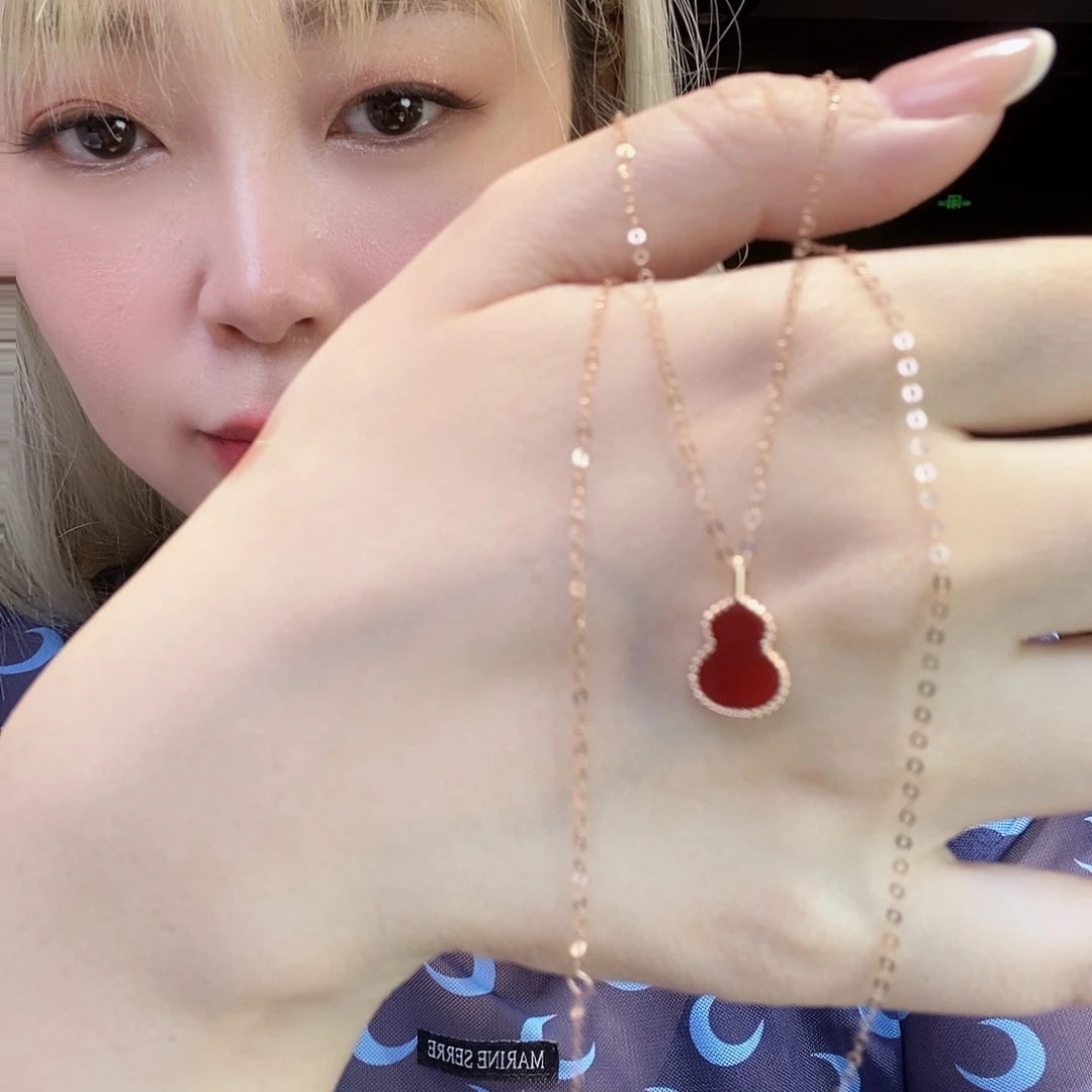 玛瑙/玉髓18K金镶嵌项链葫芦k枚