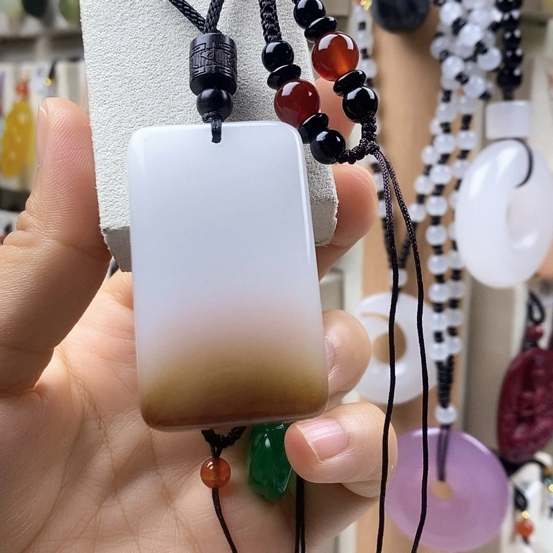 拉***子颈饰未镶嵌石英质玉