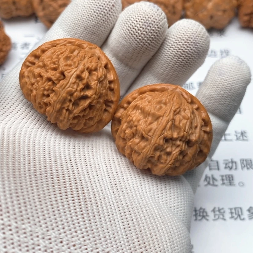 【闪购商品】把件文玩核桃29三角白
