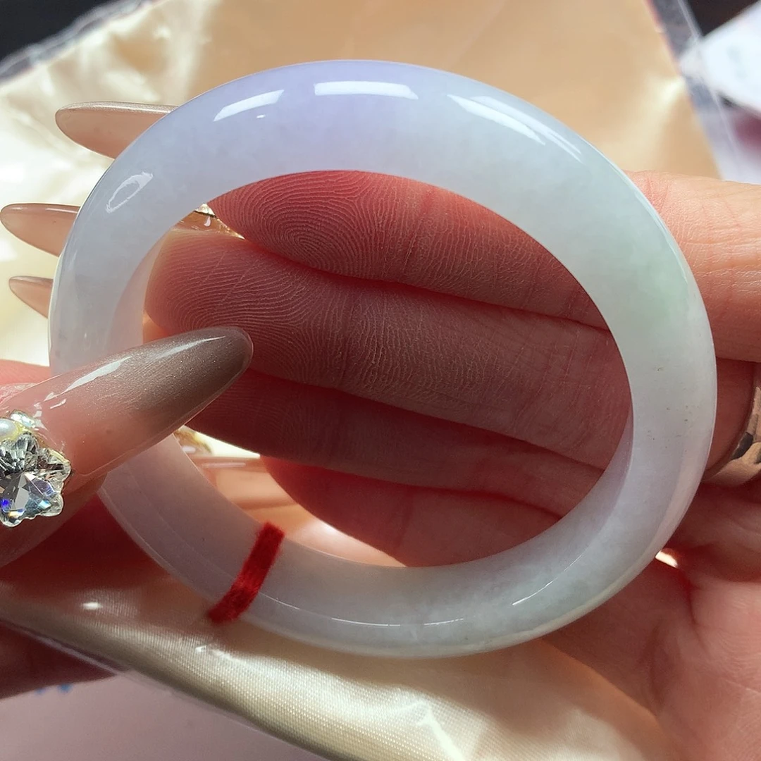 翡翠手镯未镶嵌52圈